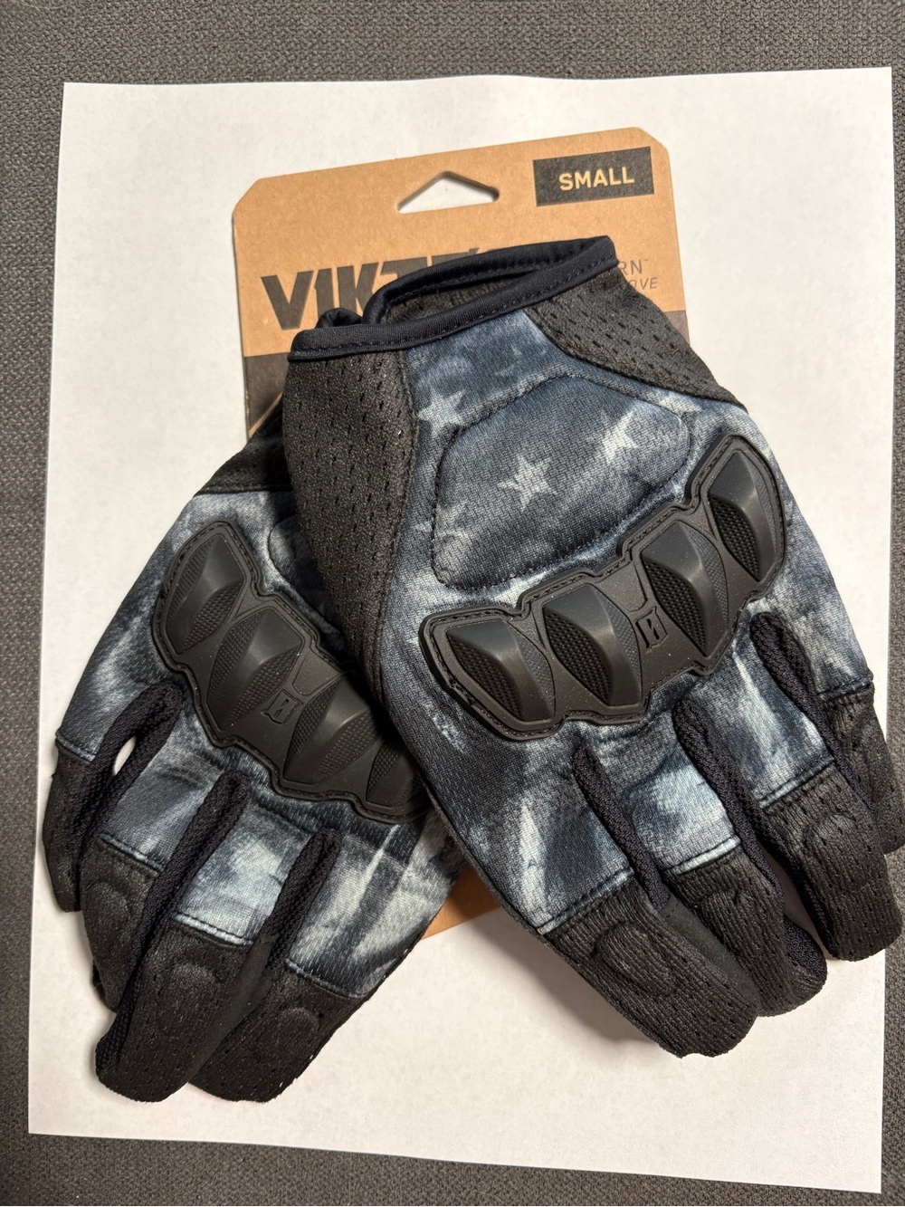 Viktos Men’s Small Tactical Gloves - Black & Grey Star Pattern